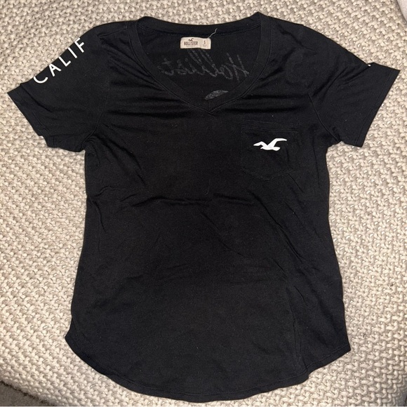 Hollister Tops - Holster California 22 Black V Neck T-Shirt